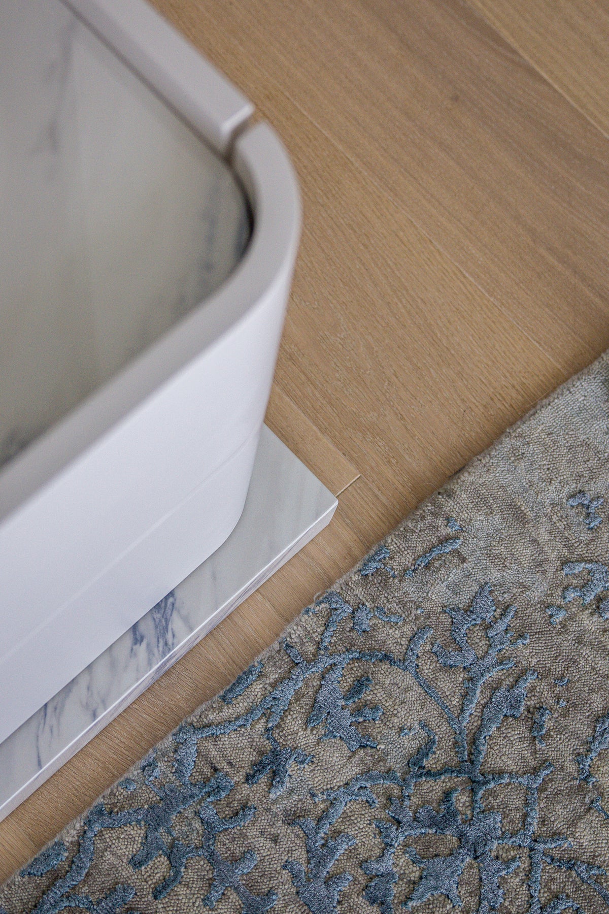 Trance Dekton 8mm in an interior setting