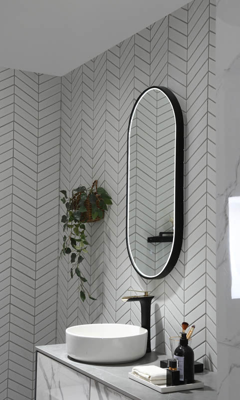 Gatsby LED Mirror Manhattan Black lifestyle view 5