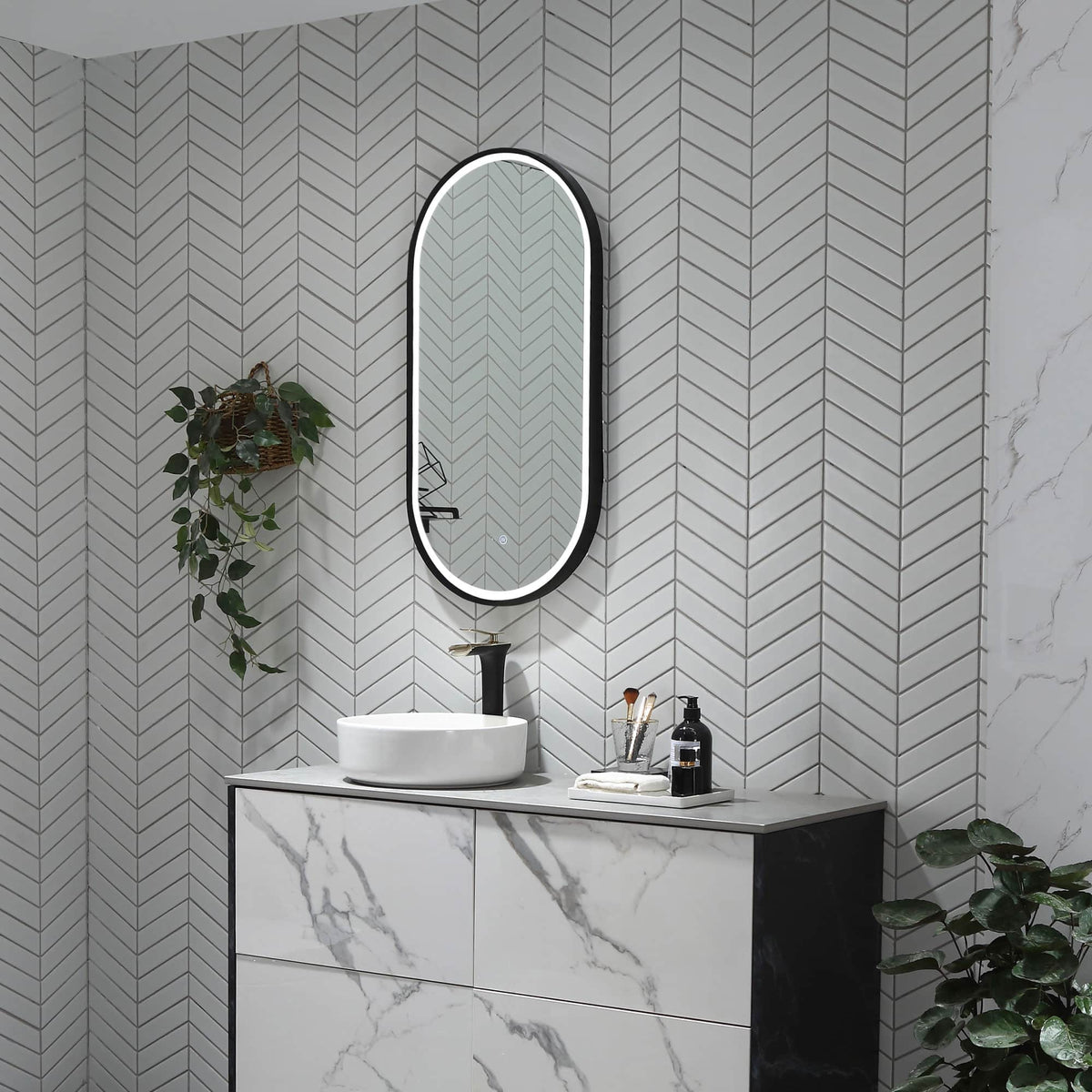 Gatsby LED Mirror Manhattan Black