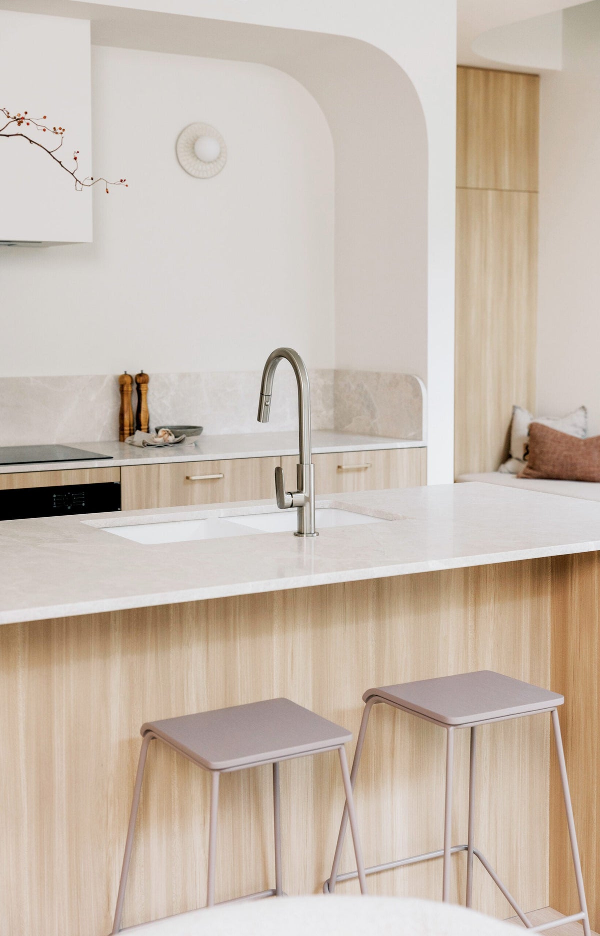 Nuage Pull Out Sink Mixer 200mm - Lead Free lifestyle
