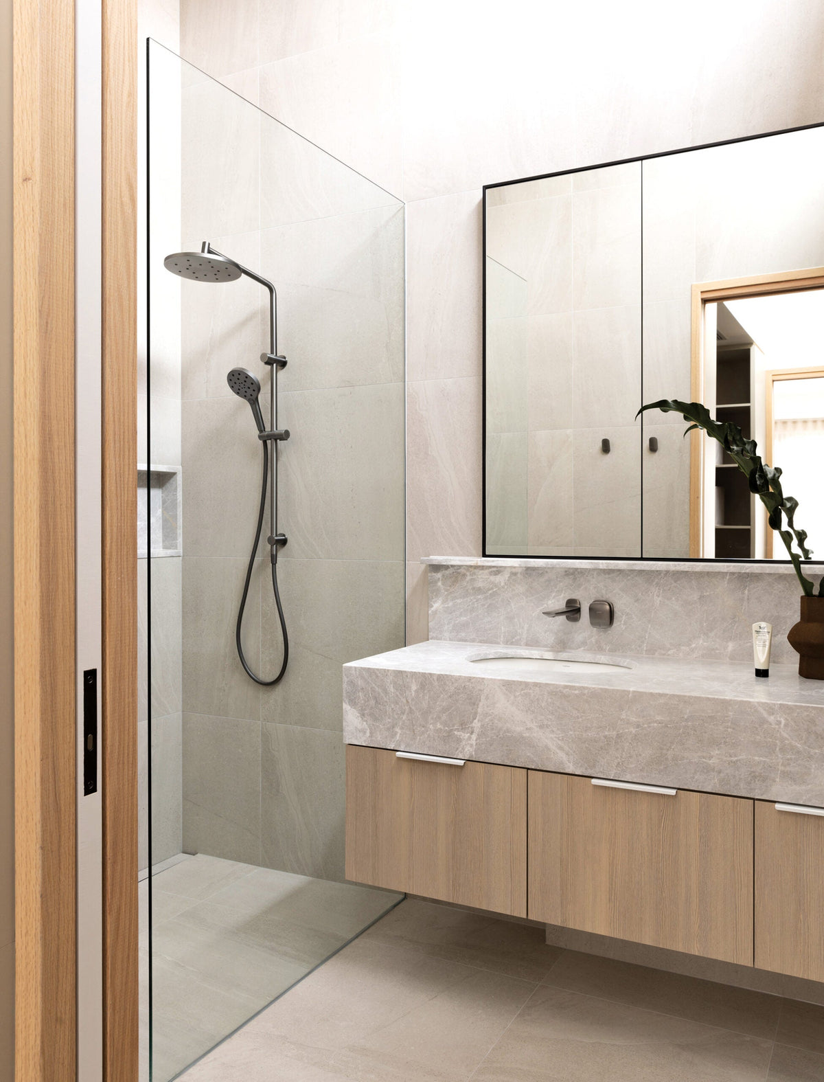 Nuage Robe Hook lifestyle