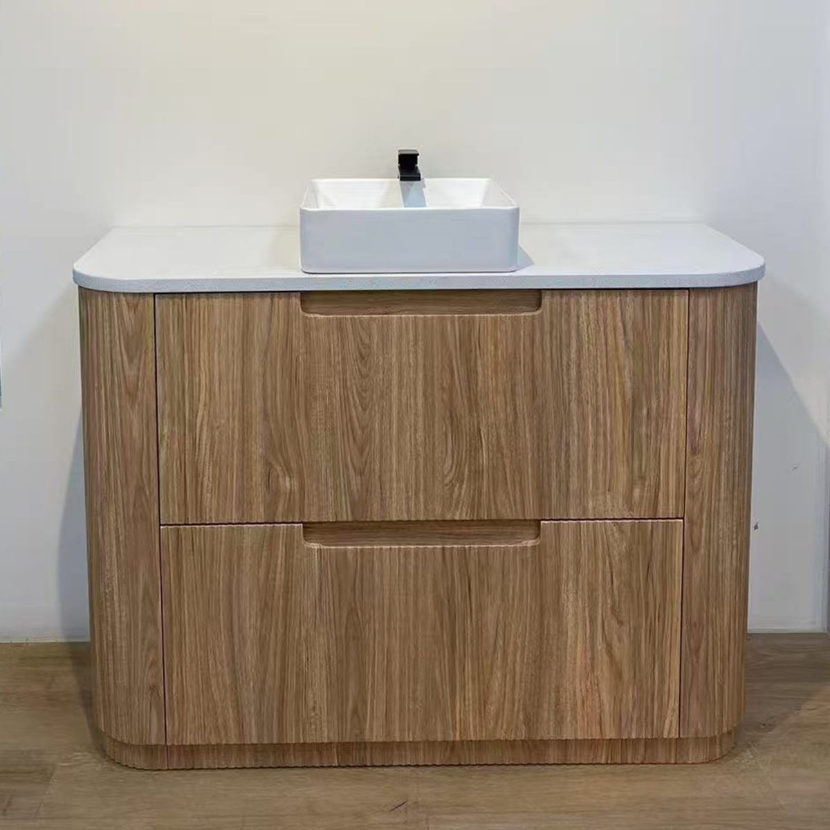 Varcelli Floor Standing 900mm - Image 3