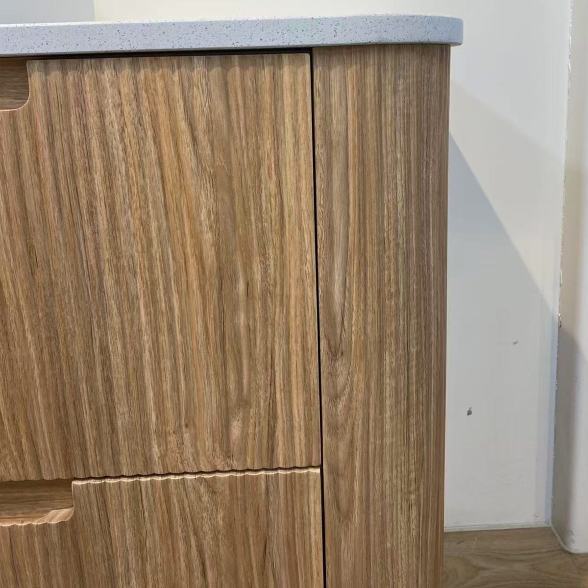 Varcelli Floor Standing 900mm - Image 6