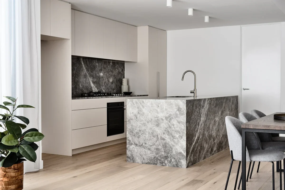 Round Pinless Piccola Pull Out Kitchen Mixer Tap - Image 9