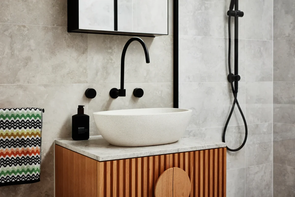 Round High-Rise Swivel Wall Spout - Image 25