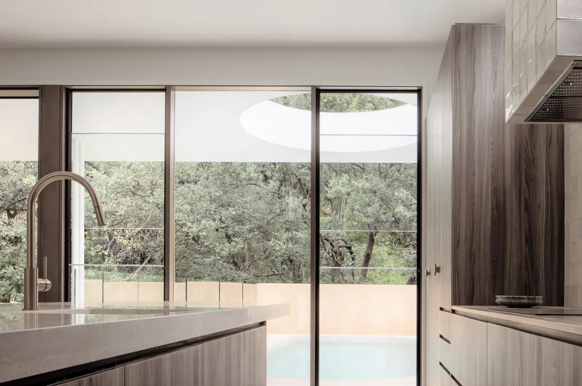 Round Piccola Pull Out Kitchen Mixer Tap - Image 20