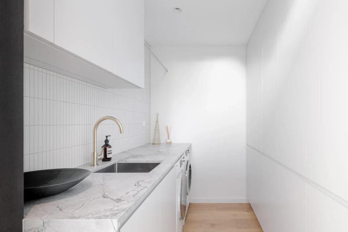 Round Gooseneck Kitchen Mixer Tap - Image 15