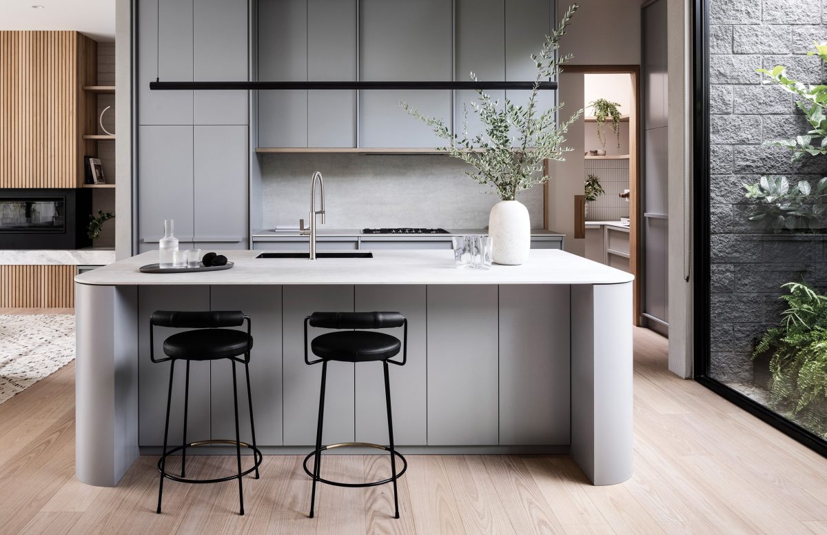 Prize Flexible Coil Sink Mixer 220mm – Lead Free - Image 10